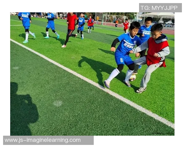 足球明星激情瞬间尽显风采超燃照片集锦让你感受赛场魅力